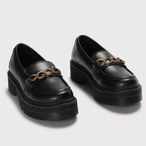 NWOT Lulus Raphlyn Black Platform Loafers, size 6 (runs large!)